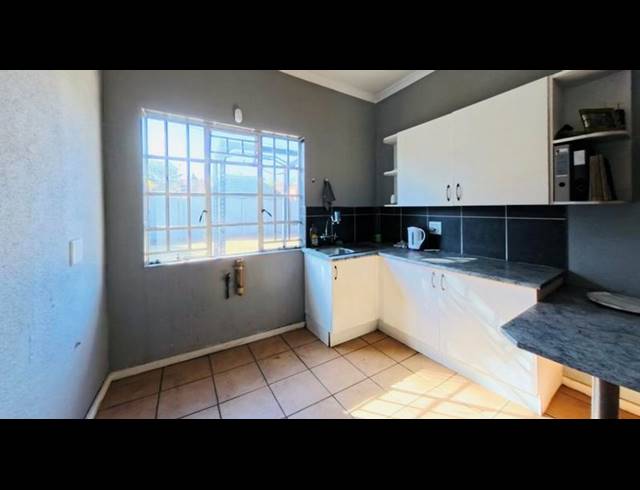 OFFICE PROPERTY TO RENT IN BRACKENHURST